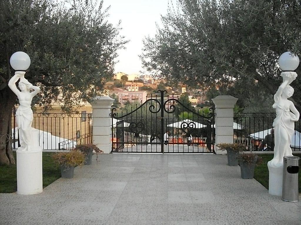 Parco Degli Ulivi Hotel Mirabella Imbaccari Exterior foto